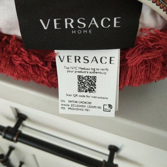 Neiman's Authentic NIB's Versace HomeSet Candelabra Journal Wine Stopper Pillows - Picture 9 of 16